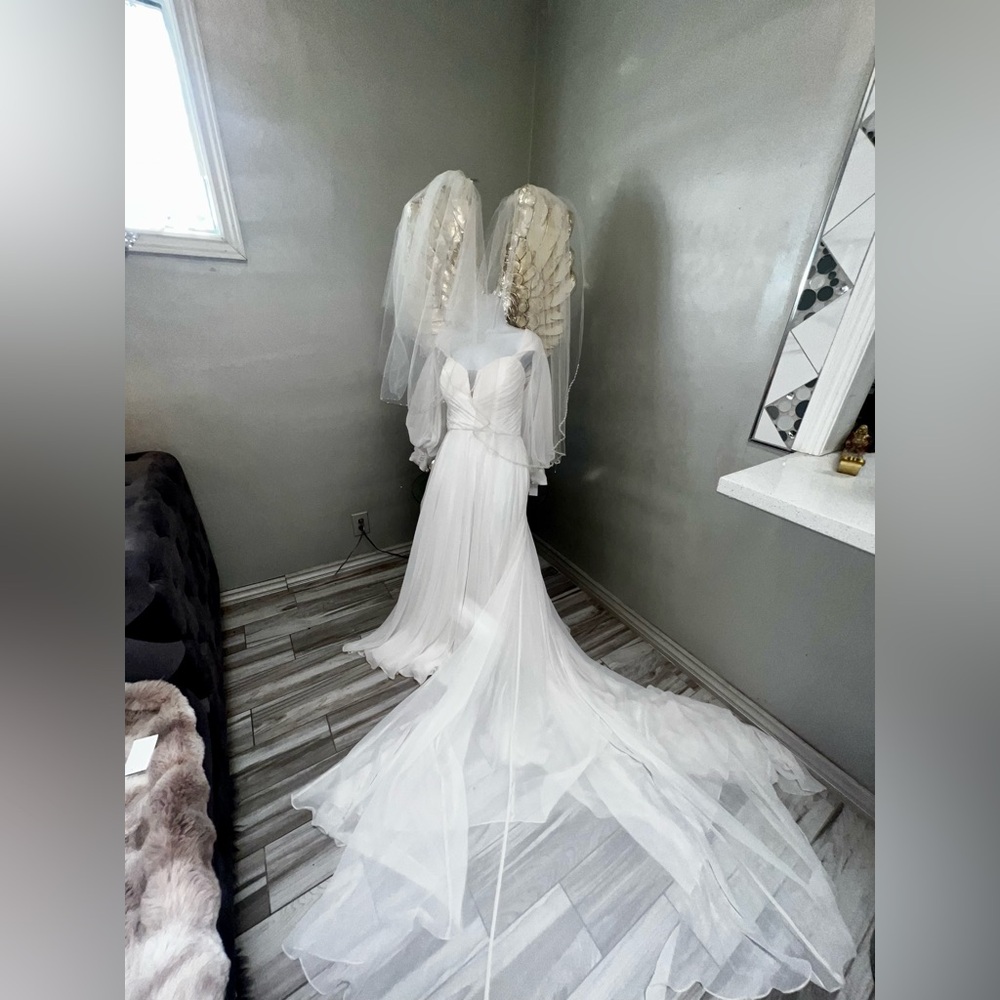 Breathtaking Essence of Australia Wedding Dress with Detachable Sleeves - Picture 15 of 16